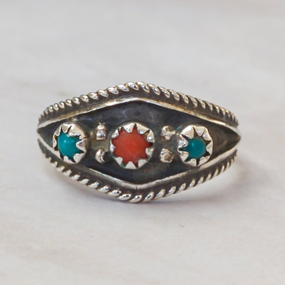 Sterling Silver Turquoise & Coral Trio Ring, Sz 5.5 — Southwest twist-wire - Picture 10 of 13